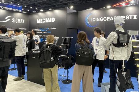 「ペルチェ×水冷」独自構造のワーカー向け冷却服　昨