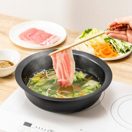 蒸し料理も鍋料理も楽しめる！IH・ガス火対応の「蒸し