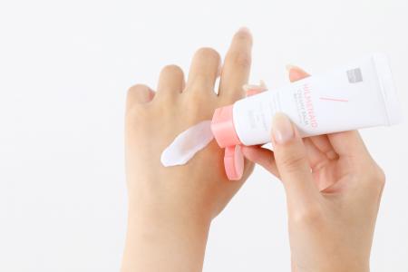 大人気の「ヒルメナイドシリーズ」に薬用スキンケアラ