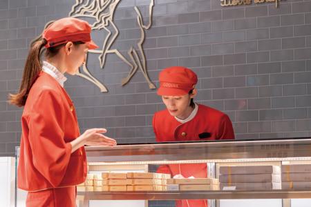 ゴディバの創業100周年の節目に、感謝を込めて ユニ ゴディバの創業100周年の節目に、感謝を込めて ユニ