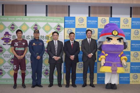 行政・消防・医療・スポーツ分野などの有識者による報 行政・消防・医療・スポーツ分野などの有識者による報