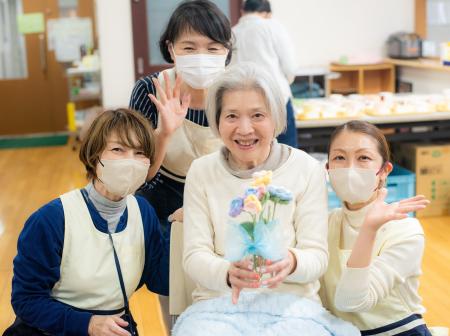 【事例発表】91歳・要介護4の女性が自ら口紅を手に取 【事例発表】91歳・要介護4の女性が自ら口紅を手に取