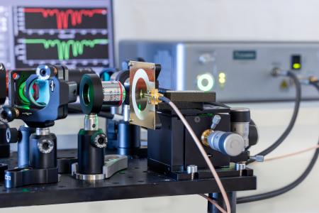 大学・高専に向けて量子物理学の教育キットを販売開始 大学・高専に向けて量子物理学の教育キットを販売開始