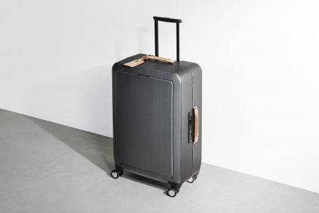 国産ラグジュアリースーツケース「PROTECA J5 Collect