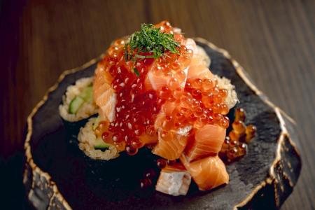 岐阜の寿司界に革命！「ほぼ玉宮スシノキモチ」が提供