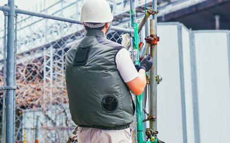 猛暑対策に。小型冷蔵庫の冷却システム×強風ファンの