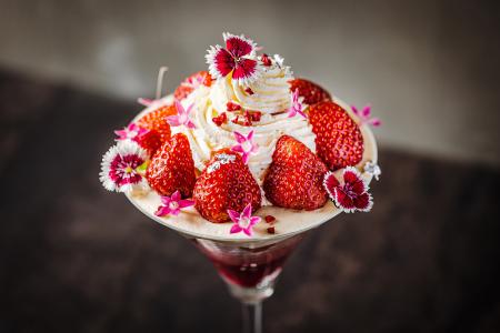 【開催告知】”いちごを摘んで、その場でパフェに。「R