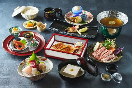 【新登場】沖縄の伝統食材・島豆腐を堪能する会席料理