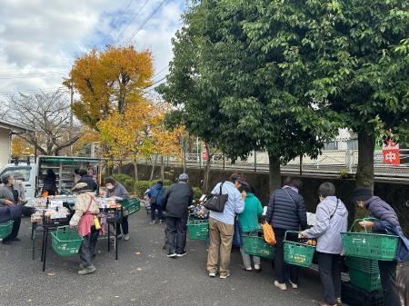 マルエツの移動スーパーで健活フェスタ初開催