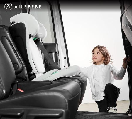 子どもが自分で乗り降りしやすい。低座面設計のR129適