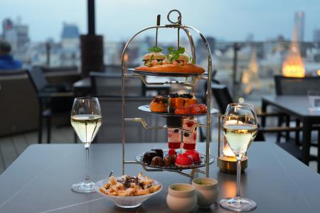 青山のモダンダイニング TWO ROOMS が「トワイライト