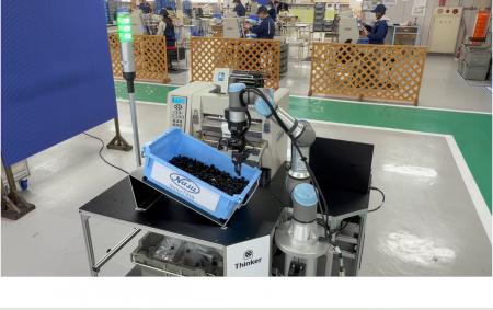 自動車部品を扱う那須梱包が、バラ積みピッキングロボ