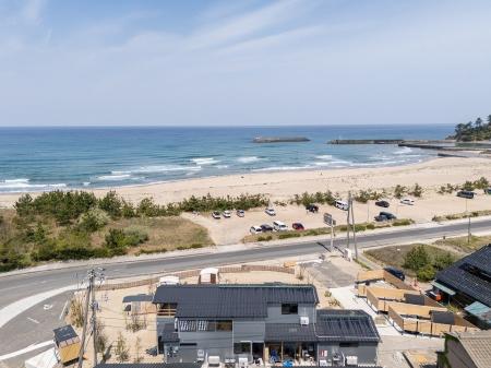 海とサウナを独り占めできる『大人のサロン』へ。絶景