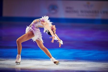 FALCONERI、荒川静香さんプロデュース「フレンズオン