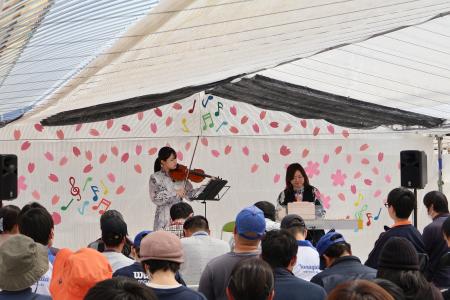 千葉市の「わーくはぴねす農園」でクラシックコンサー 千葉市の「わーくはぴねす農園」でクラシックコンサー