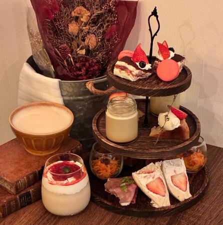 春限定！いちごとカフェオレのご褒美アフタヌーン が