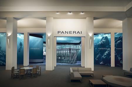 Watches and Wondersのパネライ ブースに水中訓練用タ