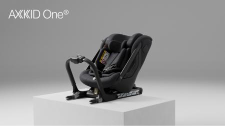 日本初※ 新生児から7歳まで“後ろ向き”で使えるチャイ