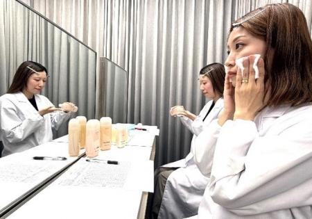 化粧品の使用感設定、官能評価語を因子分析で再構築