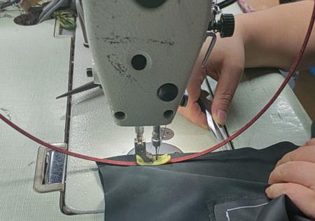 一生モノの本革をお手頃価格で届けたい!なめしから縫 一生モノの本革をお手頃価格で届けたい!なめしから縫