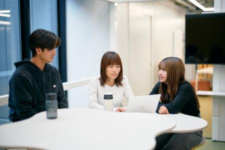 全学生約9,500人に向け新たに生成AI「Gemini」などを