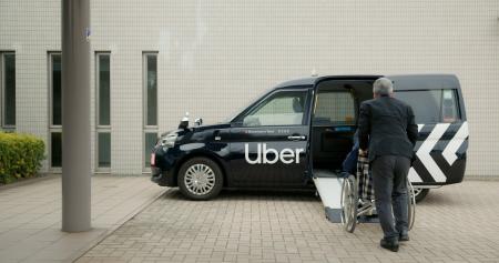 Uber Japan、車椅子のまま乗車できる「Uber Assist」 Uber Japan、車椅子のまま乗車できる「Uber Assist」