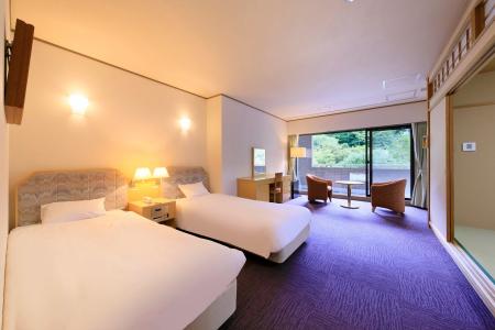 【宿泊施設経営実態調査】人手不足およびコスト高騰が