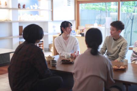 社会的養護下の若者が安心して立ち寄れる居場所「つな