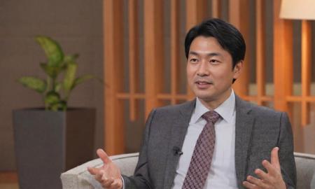 塚本靖浩社長が率いる有限会社アイベックス、 教育費