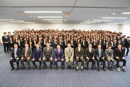 DYMグループ 2026年度入社式を実施～過去最大規模とな