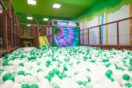 屋内アミューズメントエリア新登場　白樺リゾーutf-8