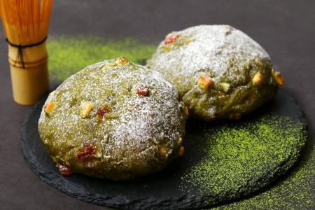 【抹茶×イチゴのもちもちパン】「バゲットラビット」 【抹茶×イチゴのもちもちパン】「バゲットラビット」