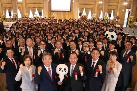 サカイ引越センターグループ入社式を大阪市中央公会堂