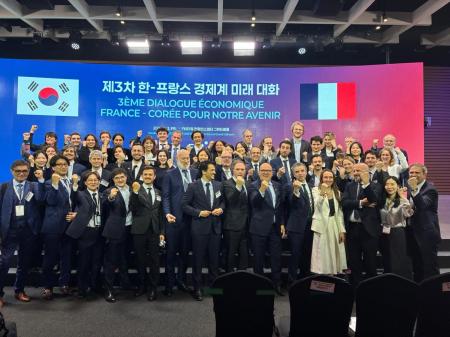 Exotec、マクロン仏大統領のアジア歴訪に随行