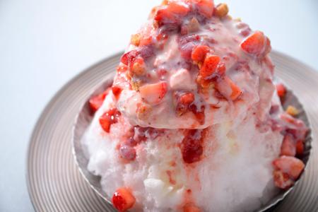 【ホテル椿山荘東京】“食べ進めるほどに変化する”デザ 【ホテル椿山荘東京】“食べ進めるほどに変化する”デザ