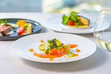 絶景×美食で贈る「母の日」 カーネーションやメッセ 絶景×美食で贈る「母の日」 カーネーションやメッセ