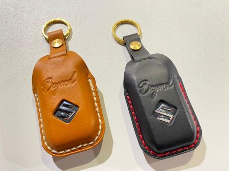 ジムニー用 ロゴ刻印入りレザーキーケースを発売。大