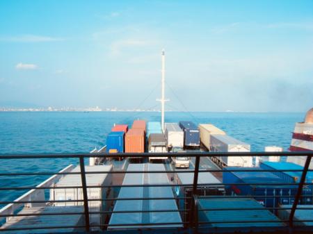 運賃据え置きは「法令違反」の恐れも　政府が海運...