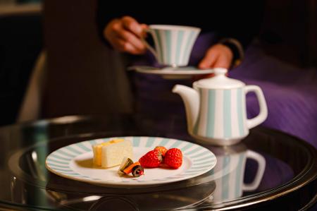 【東京ステーションホテル】ミントブルーがティータイ