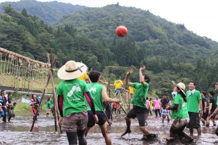 体験型キャンプ場HOLY FUNGUS(ホーリーファンガutf-8