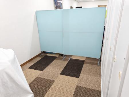 外国籍の社員9名を受け入れ、祈りの場を社内に設置　