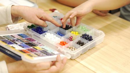 小児がんなど重い病気と闘う子どもにアート介在療法で