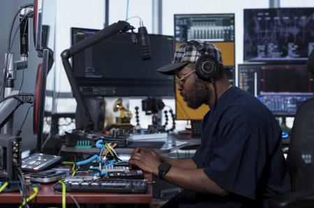 世界的音楽アワード受賞のヒップホップアーティutf-8