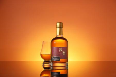 国産苺の濃密な甘さが香るウイスキー「茜香 -senka-」