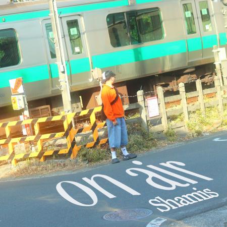 “人生が誰かに放送されていたら”-その発想から生まれ