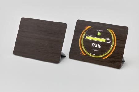 高意匠加飾と鮮明な映像表示を両立させた車載向けディ