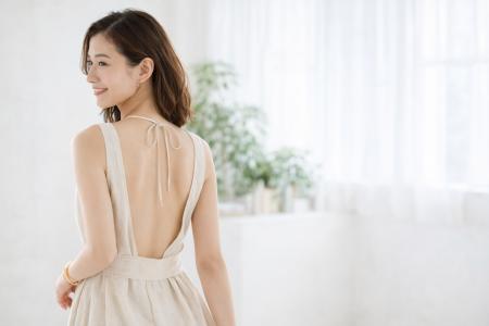 薄着シーズン前に見直したい“背中ケア”　シーズ・ラボ