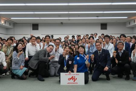 フィギュアスケート 坂本花織さんが味の素(株)を訪問