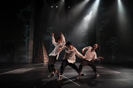 『源氏物語』をモチーフに語れない痛みを描く　ブッシ