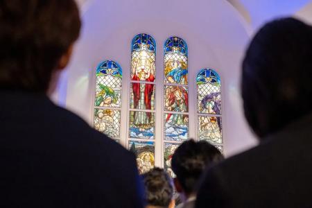 グローバルプロデュース、2026年度入社式を「戴冠式」